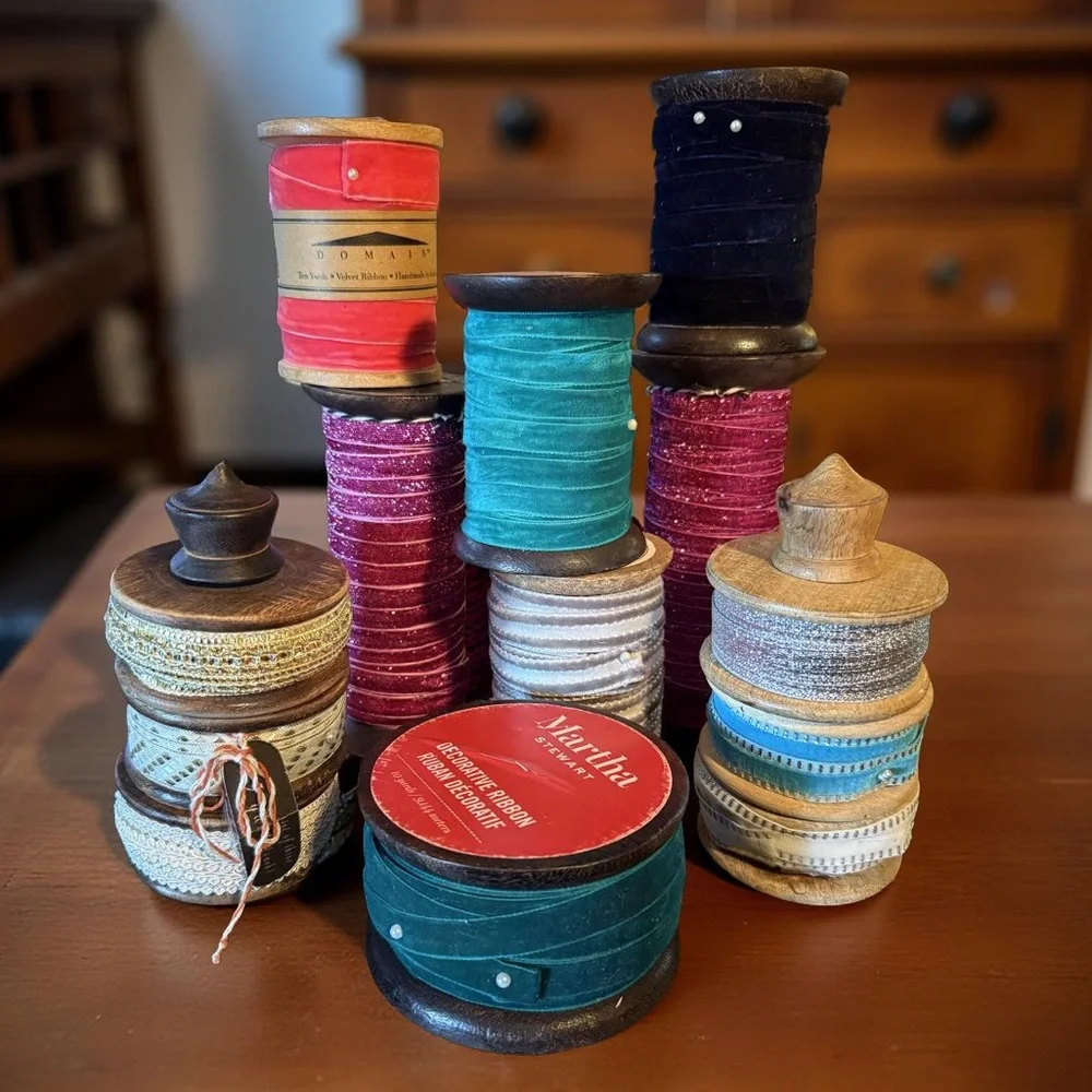 Martha Stewart + Other Brands Pre-Loved Wood Spools Velvet & Glitter Ribbons - Picture 10 of 10